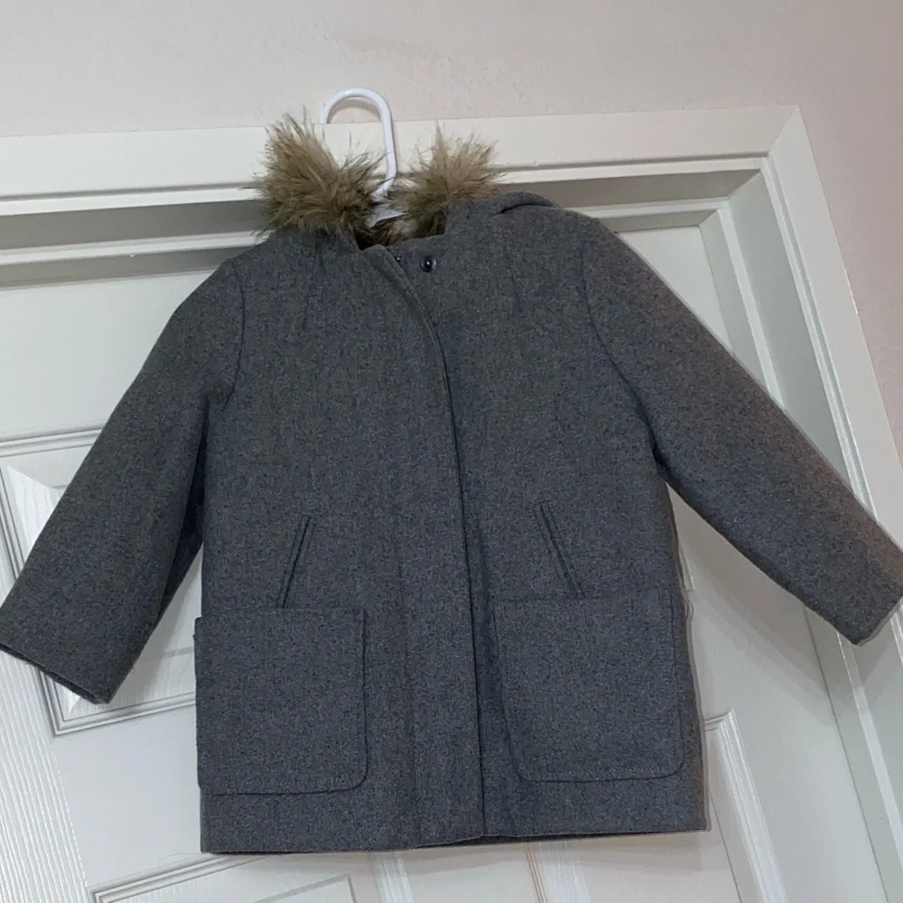 Baby GAP Kids Gray Pea Coat with Faux Fur Trim on Hood. Size 2T